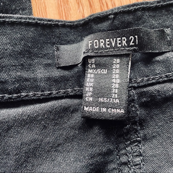 Forever 21 black skinny jeans - Picture 3 of 4